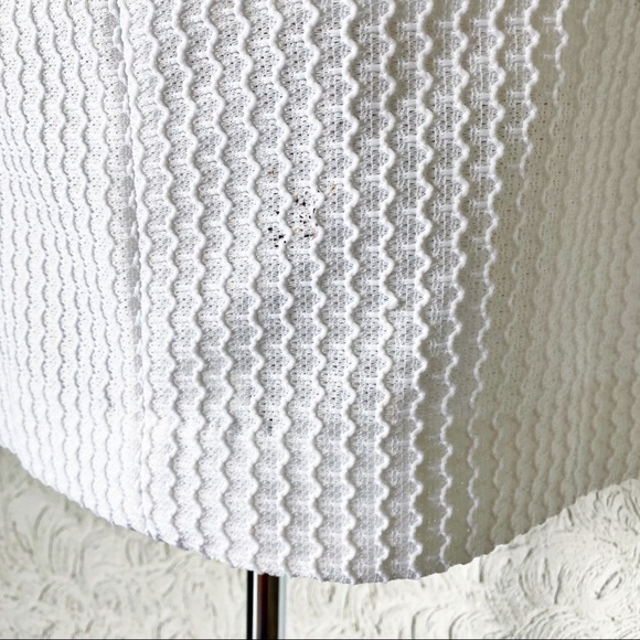 1960’s White Squiggle Pattern Dress | Vintage - Picture 7 of 10